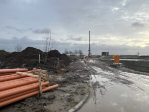 Bouw van het nieuwe bedrijfspand in Heinenoord nabij Rotterdam, ontwikkeld door Van der Meijden Vastgoed – ideale kans voor ondernemers die een bedrijfspand willen kopen in Rotterdam.